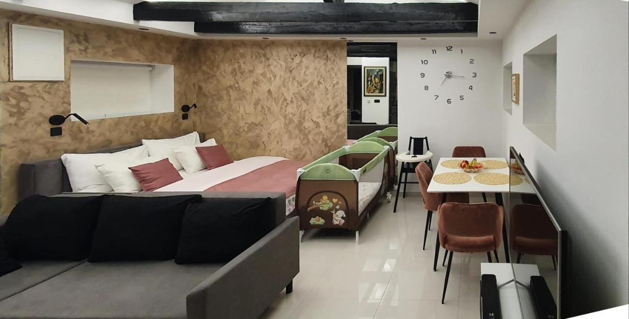 Studio Apartman Lenox Rijeka Exterior foto